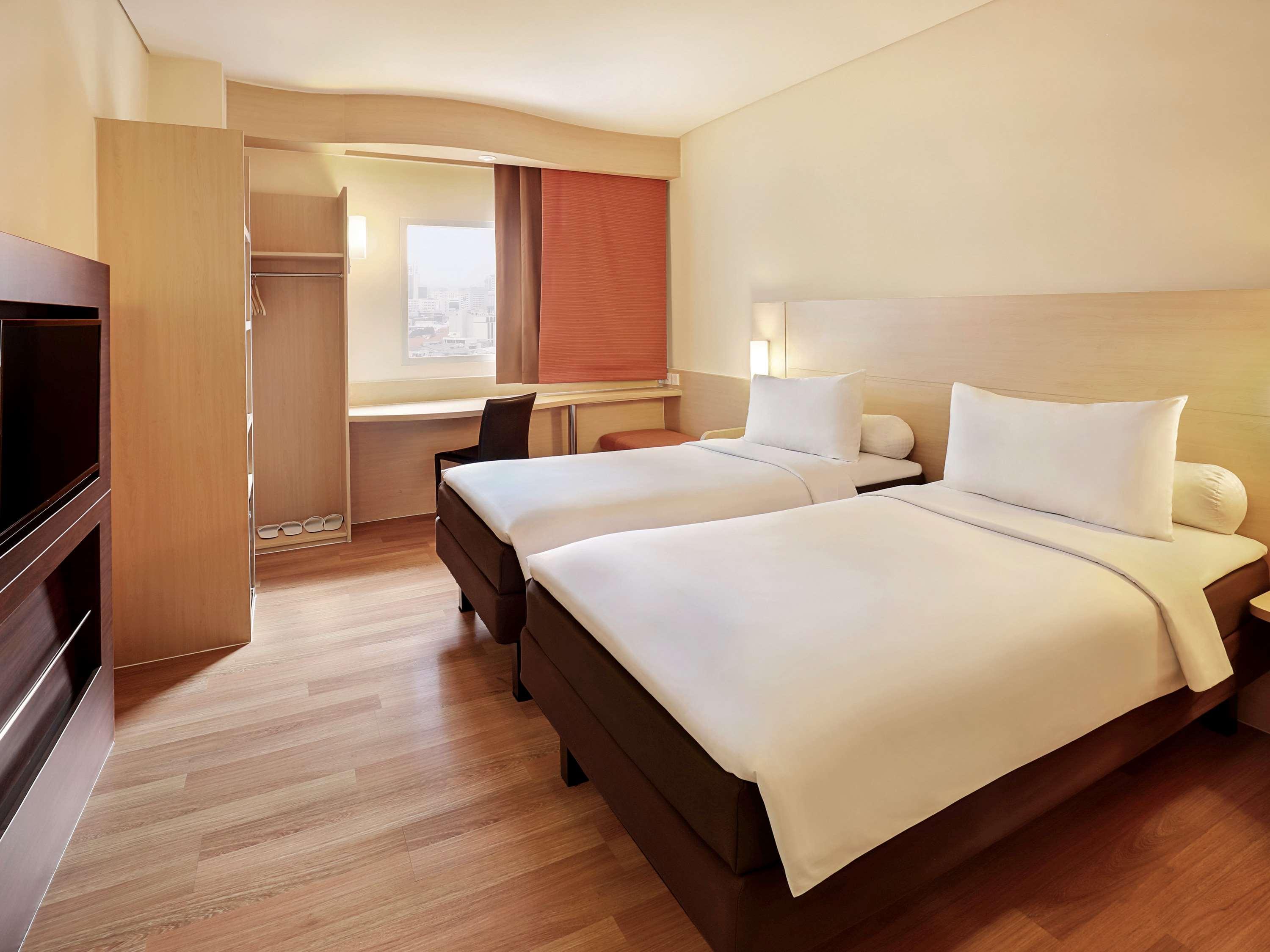 ไอบิส จาการ์ต้า ฮาร์โมนี Hotel จาการ์ตา ภายนอก รูปภาพ