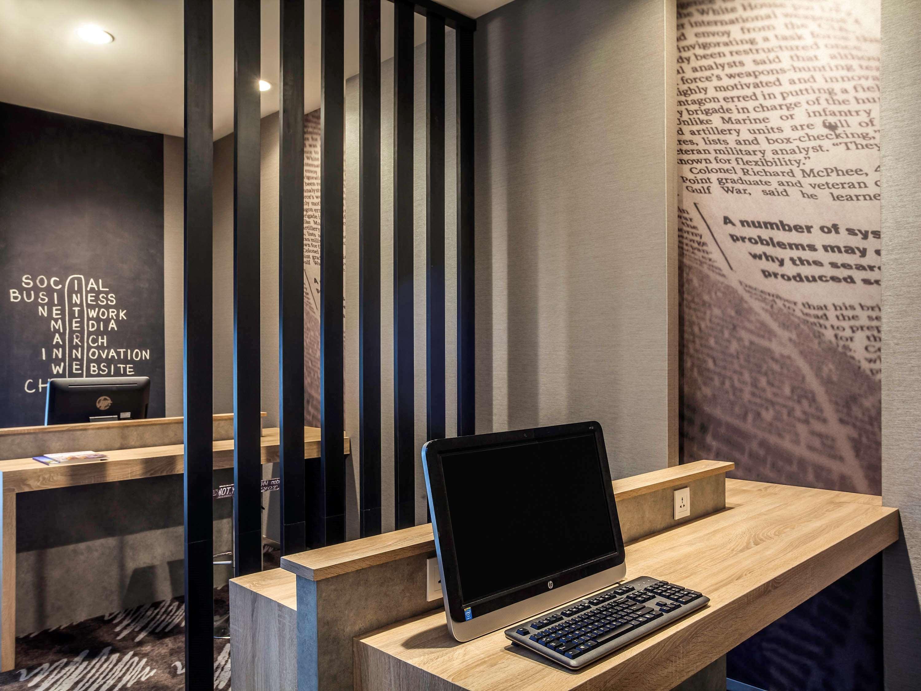 ไอบิส จาการ์ต้า ฮาร์โมนี Hotel จาการ์ตา ภายนอก รูปภาพ