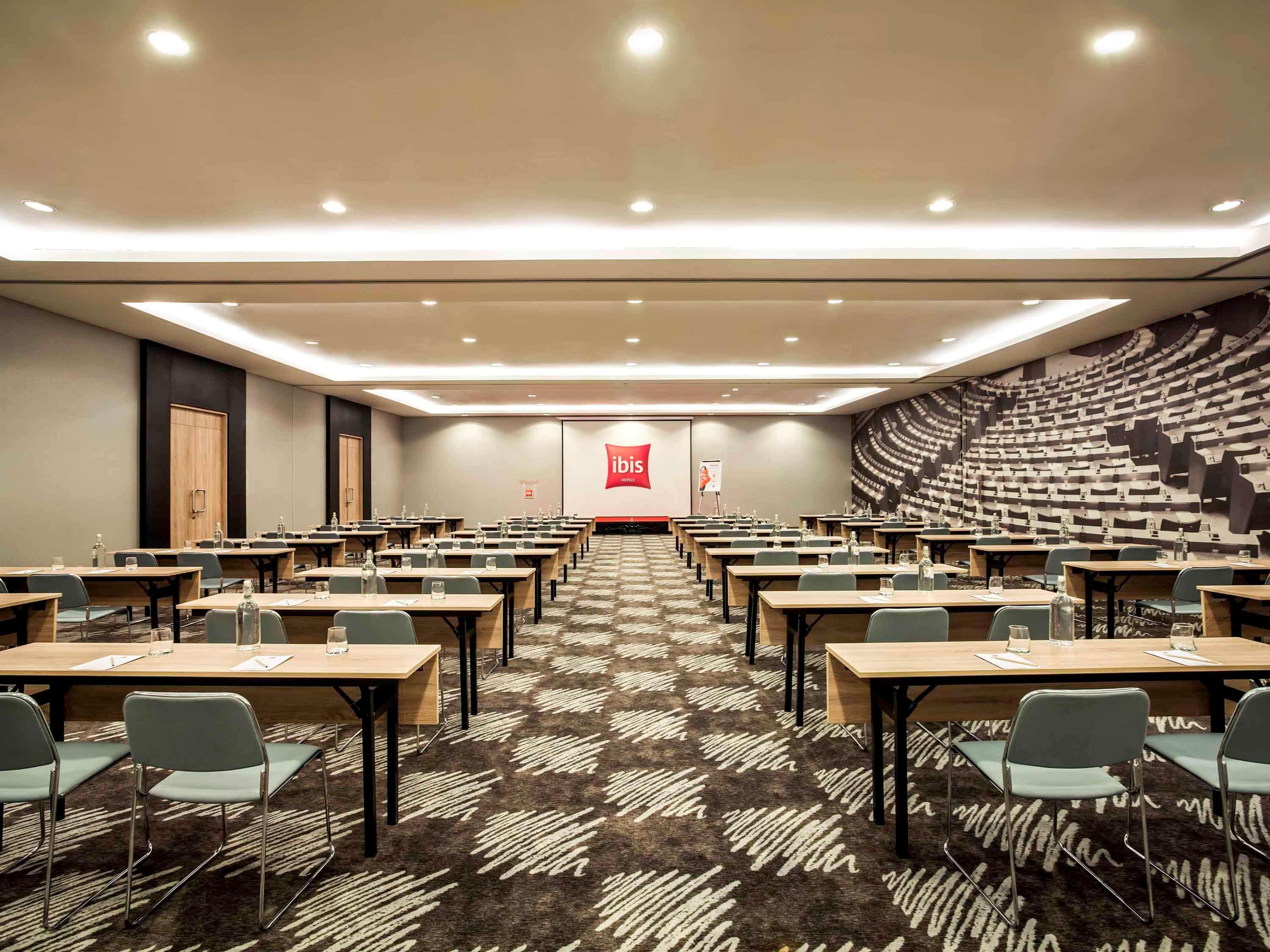 ไอบิส จาการ์ต้า ฮาร์โมนี Hotel จาการ์ตา ภายนอก รูปภาพ