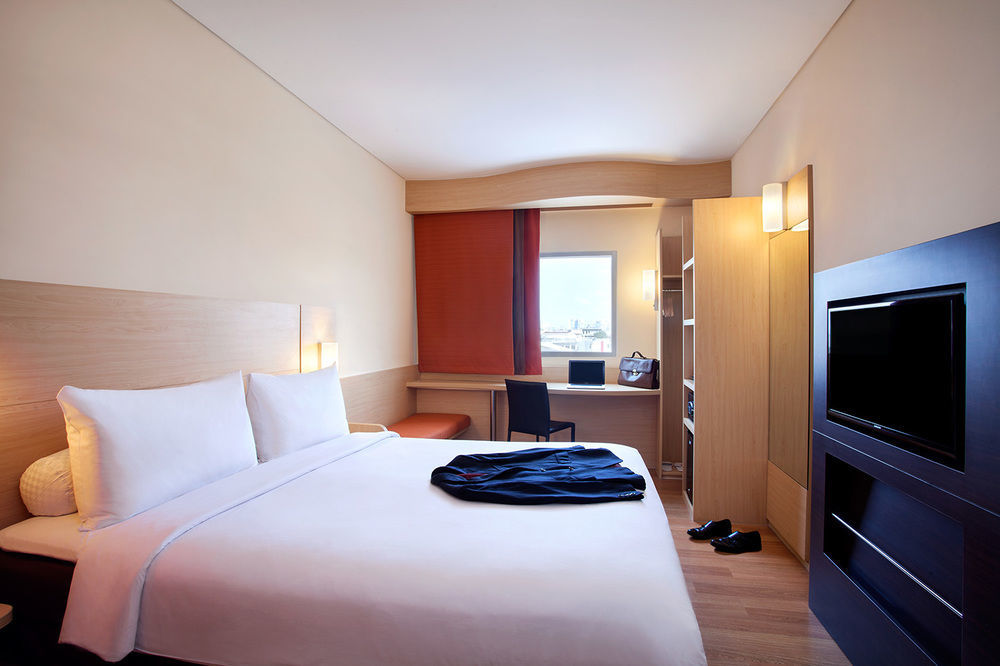 ไอบิส จาการ์ต้า ฮาร์โมนี Hotel จาการ์ตา ภายนอก รูปภาพ